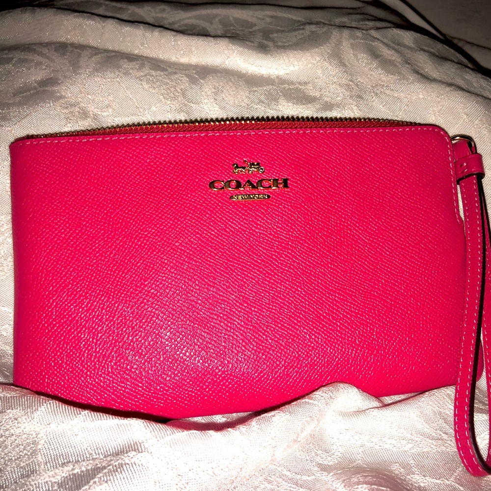 Coach Hot Pink Leather Corner Zip Wrislet, NWT
